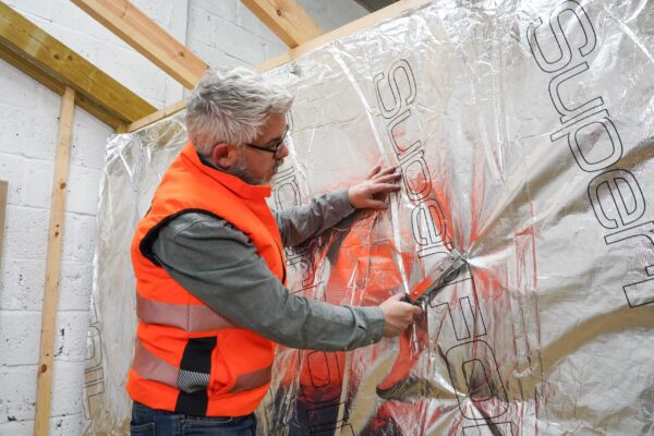 SuperFOIL SF40 Multi-layer Foil Insulation 1.5m x 10m - 15m2 - Image 4